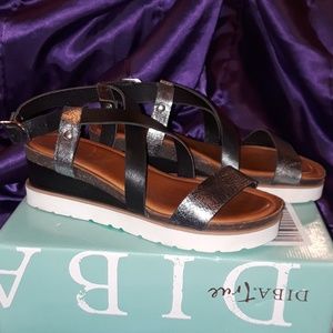 diba true good timing sandal